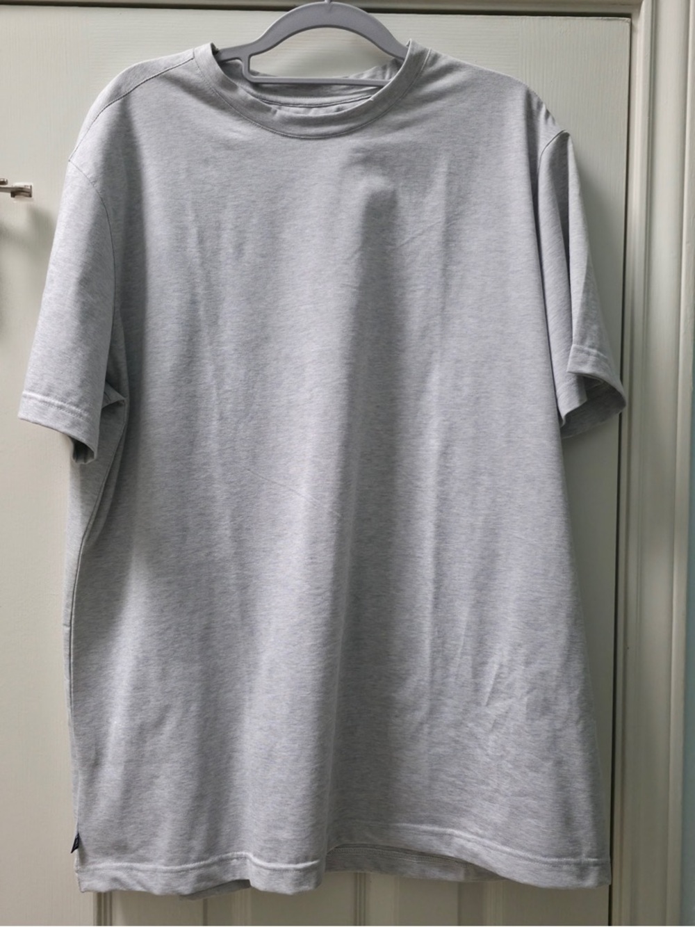 Mizzen+Main Men's Crewneck Tee in Light Gray